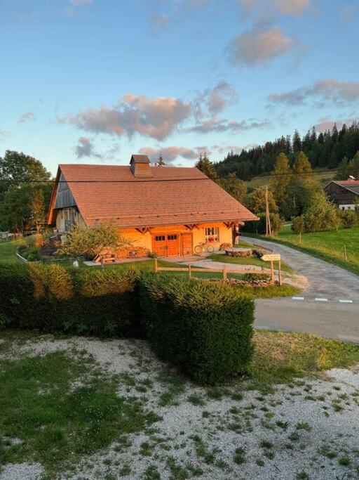 Nuit Insolite - La Cabane Du Haut-Doubs Les Gras Exteriör bild