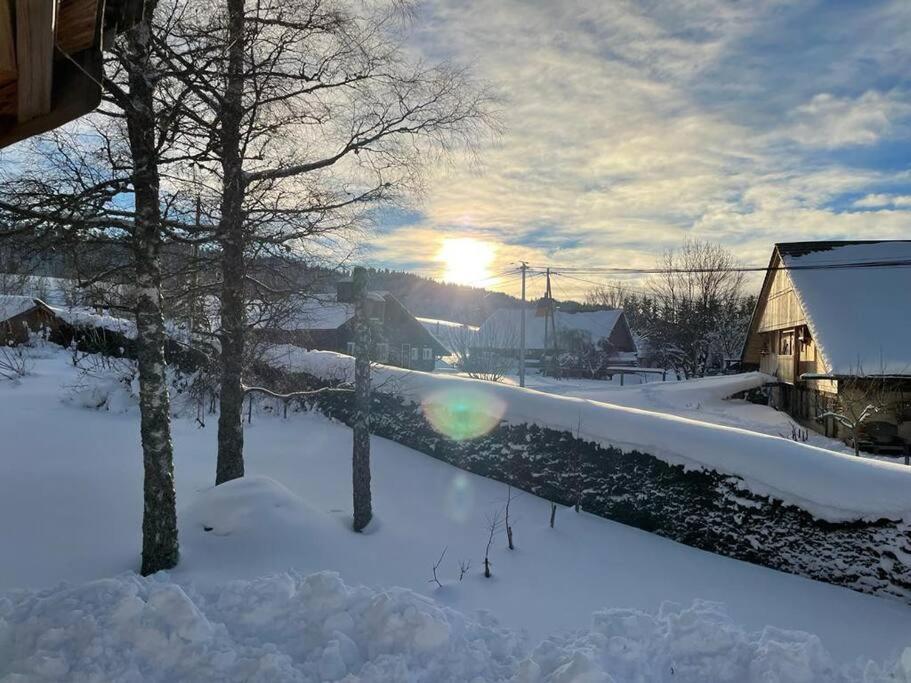Nuit Insolite - La Cabane Du Haut-Doubs Les Gras Exteriör bild